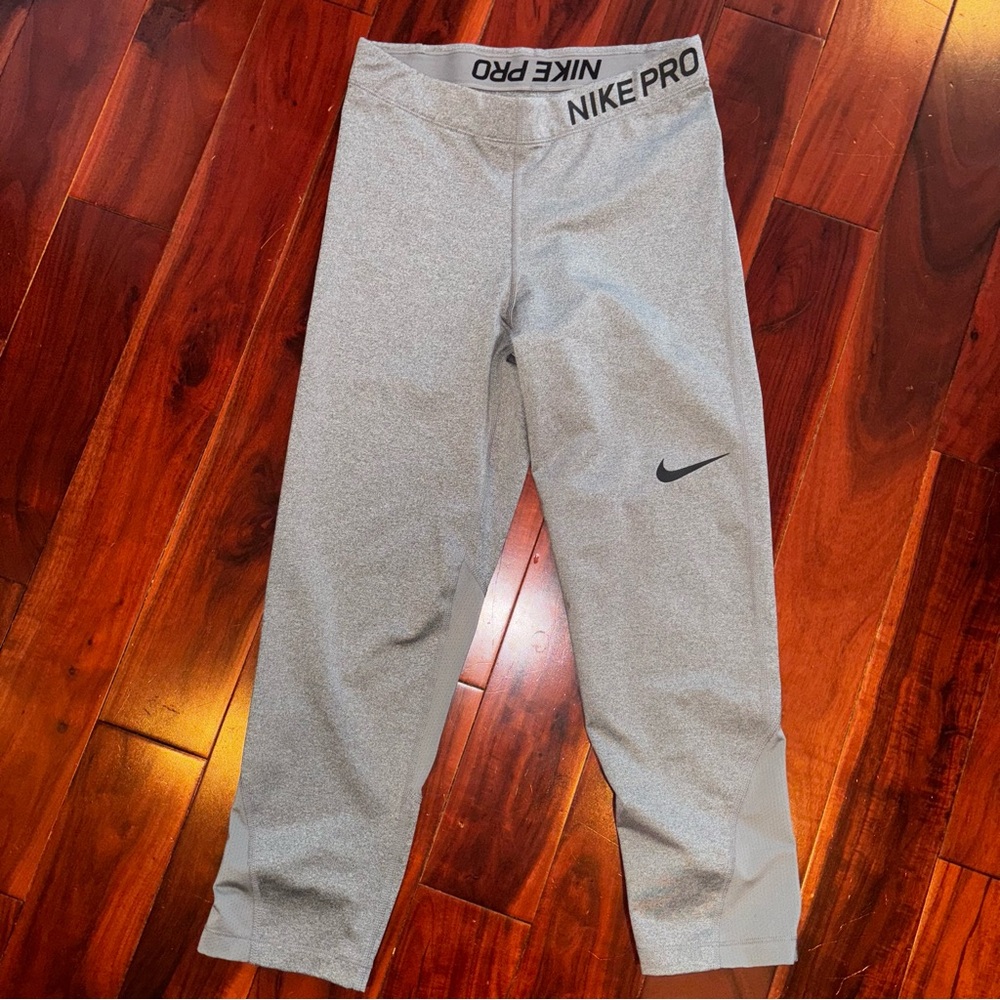 Womens M NikePro Leggings